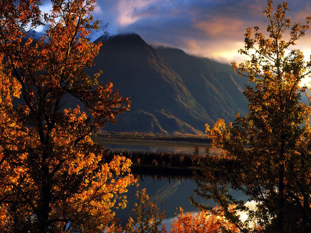 обои Pioneer Peak, Matanuska Valley, Alaska фото