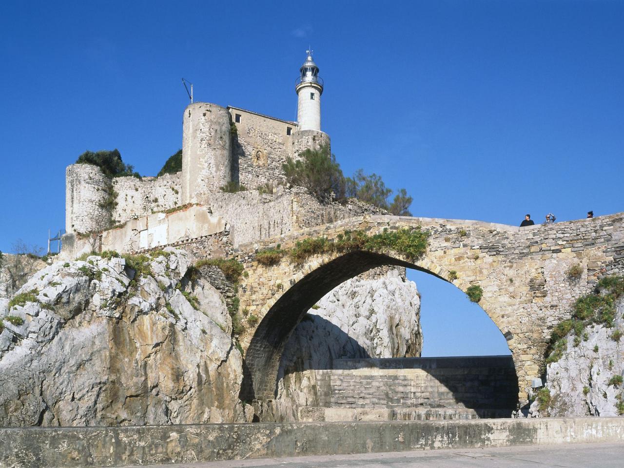 обои Castillo de Santa Ana, Castro-Urdiales, Cantabria, Spain фото