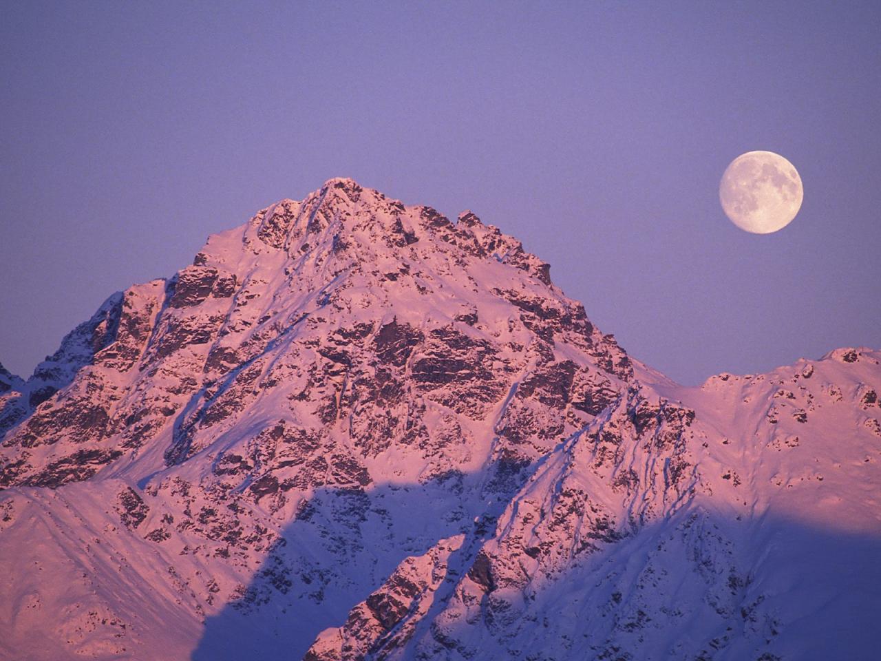 обои Moonrise Alpenglow, Hatcher Pass, Alaska фото