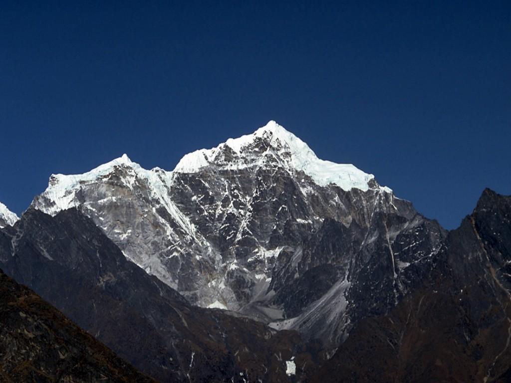 обои Гора с белоснежной вершиной фото