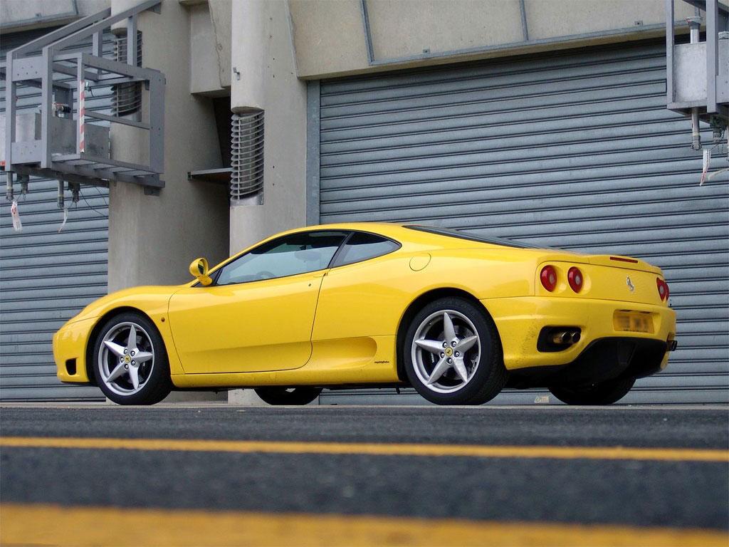 обои Ferrari yellow фото