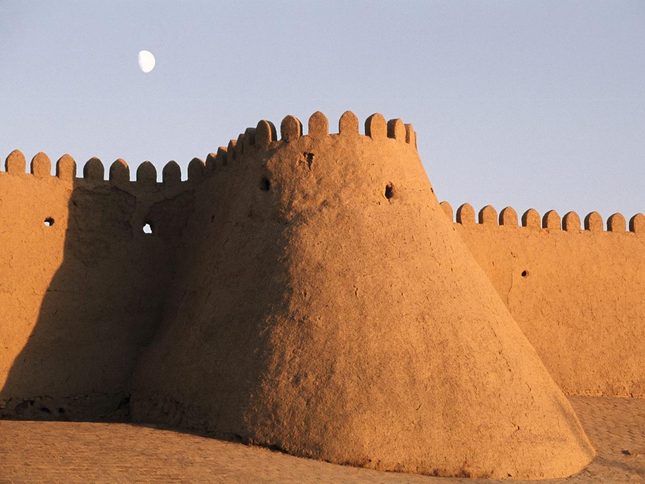 обои Ramparts, Khiva, Uzbekistan фото