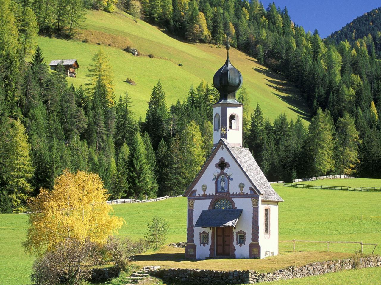 обои St. John Church, Val di Funes, Italy фото