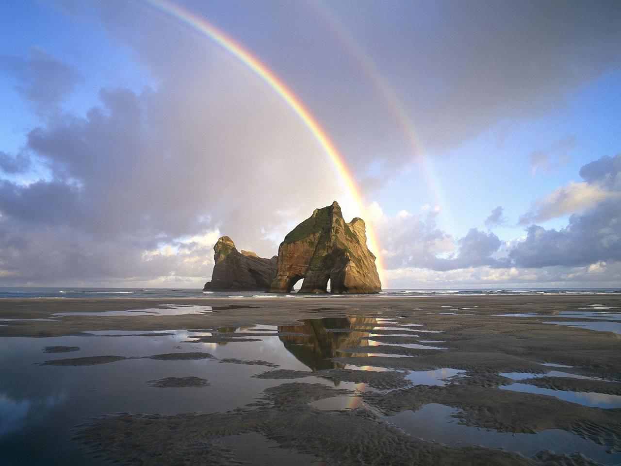 обои Coastal Rainbow, South Island, New Zealand фото