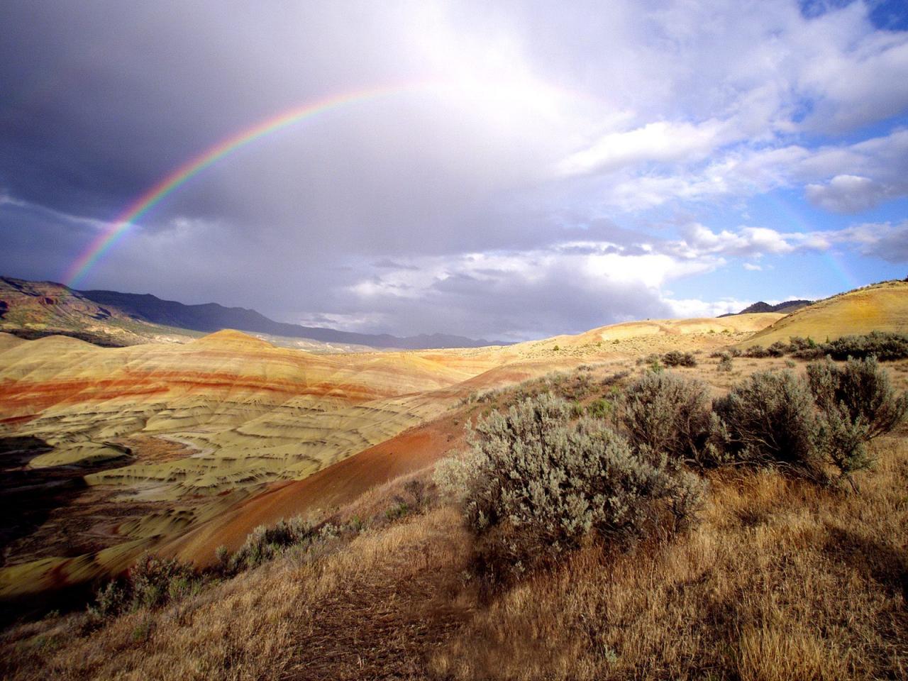 обои Rainbow Over the Painted Hills, Oregon фото