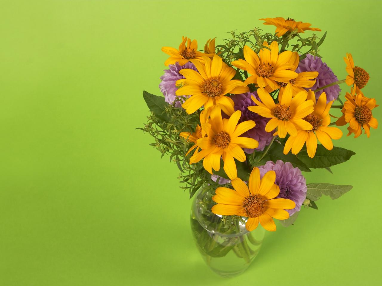 обои Желтые цветы в вазе фото