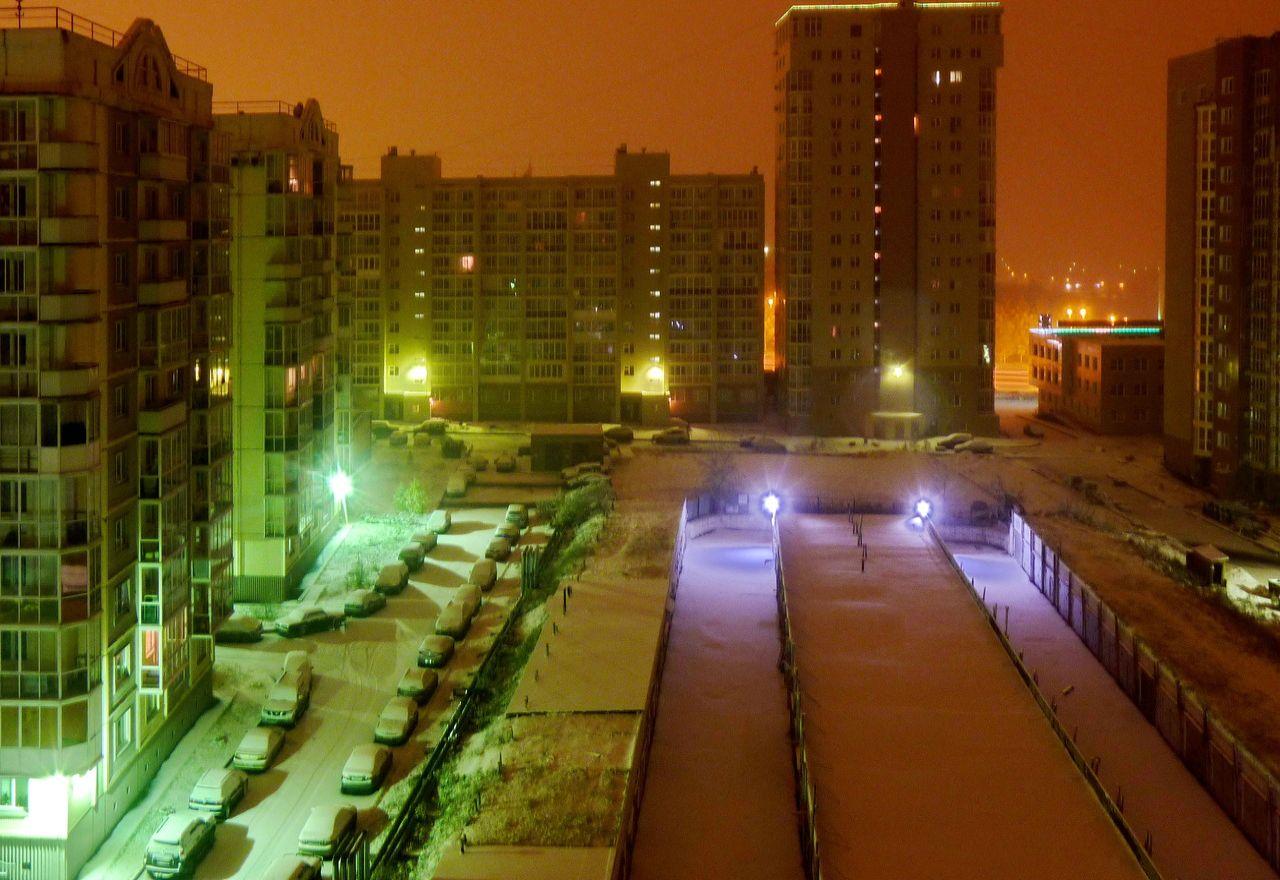 обои Первый снег в ночном городе фото