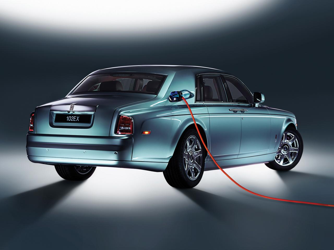 обои Rolls-Royce 102EX Electric Concept 2011 заряжается фото