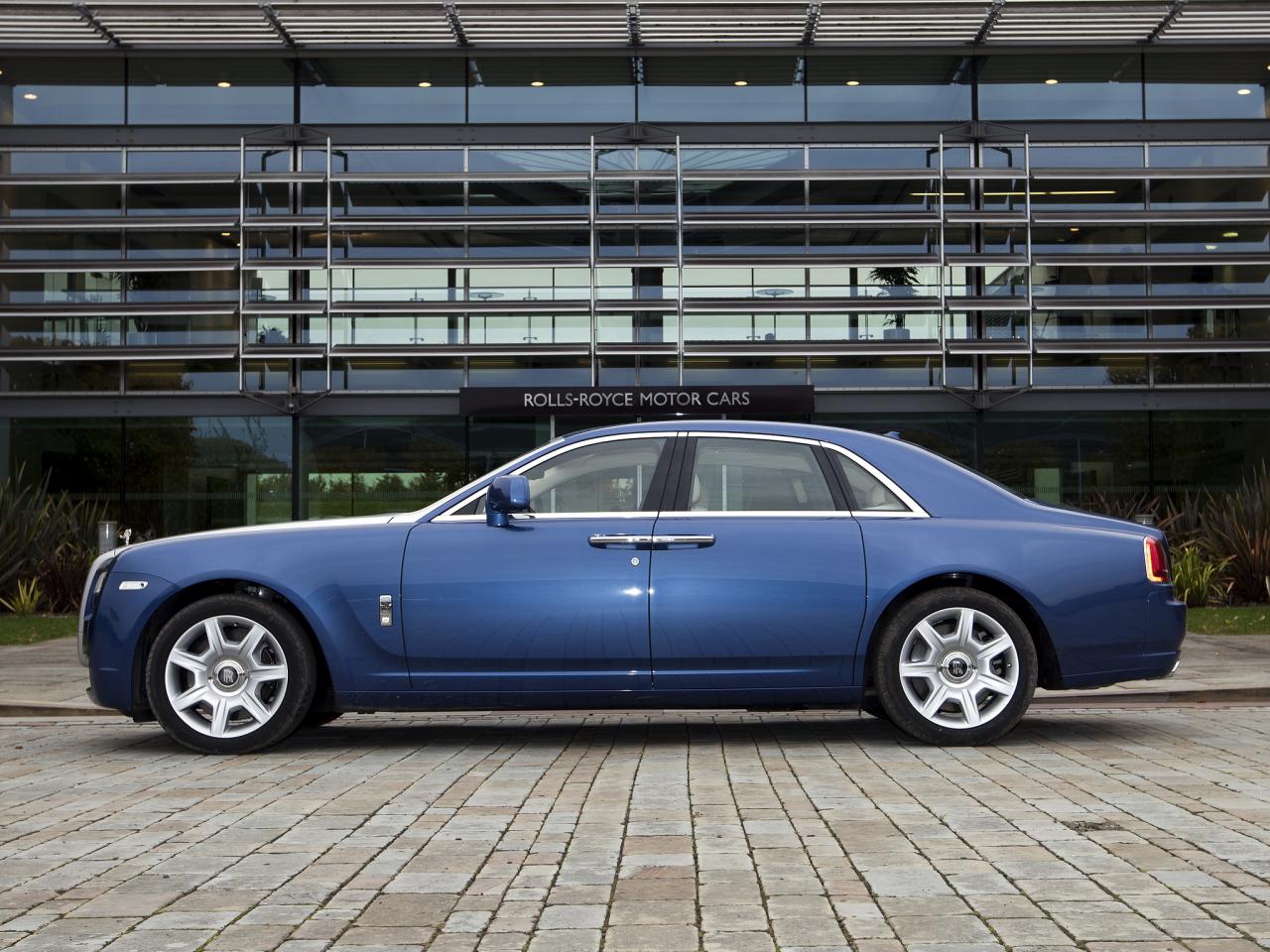 обои Rolls-Royce Ghost UK-spec 2009 завод фото