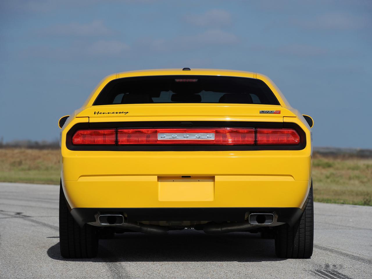 обои Hennessey Dodge Challenger SRT8 392 Yellow Jacket 2013 задок фото