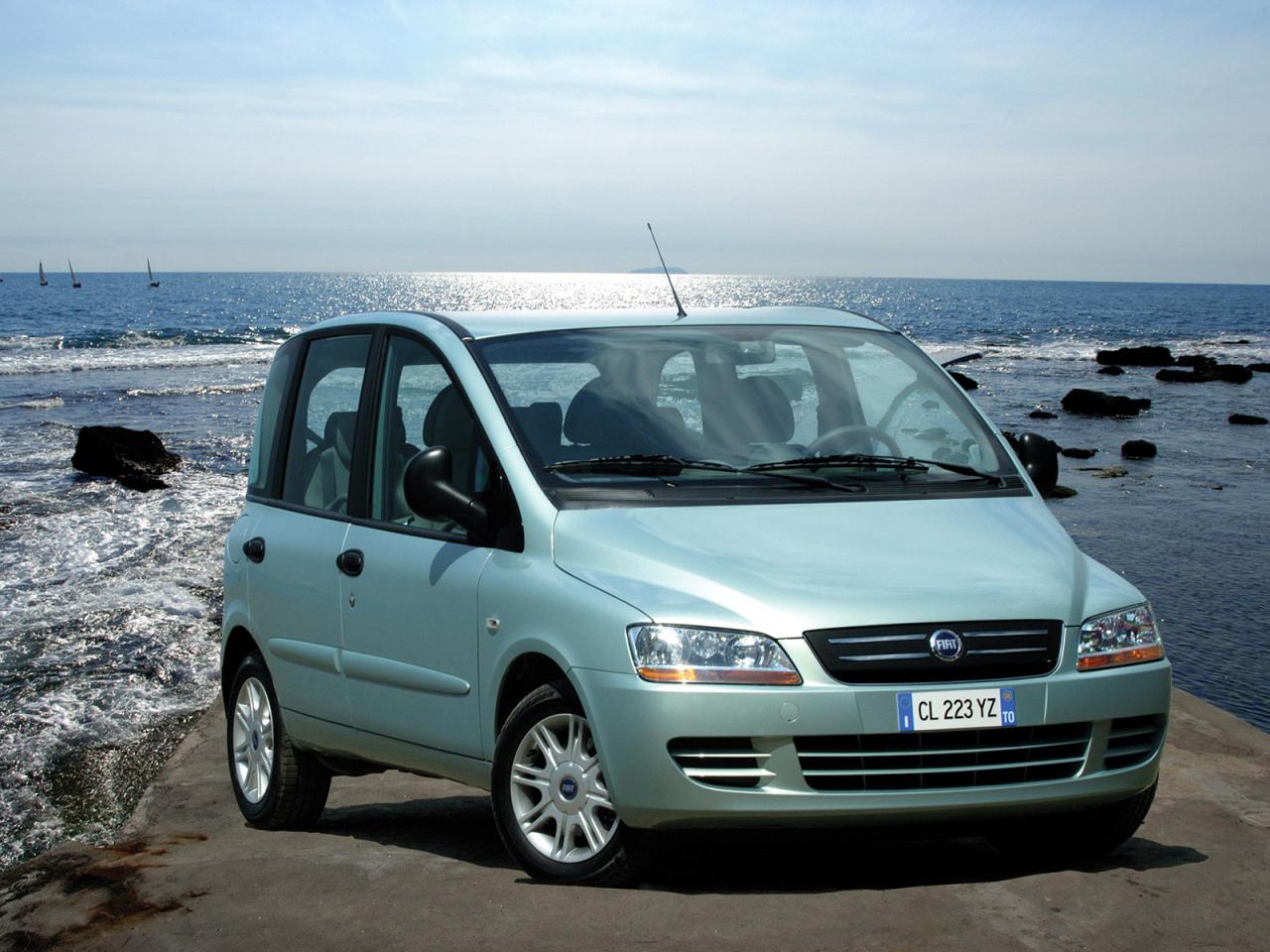 обои Fiat Multipla 2004 океан фото