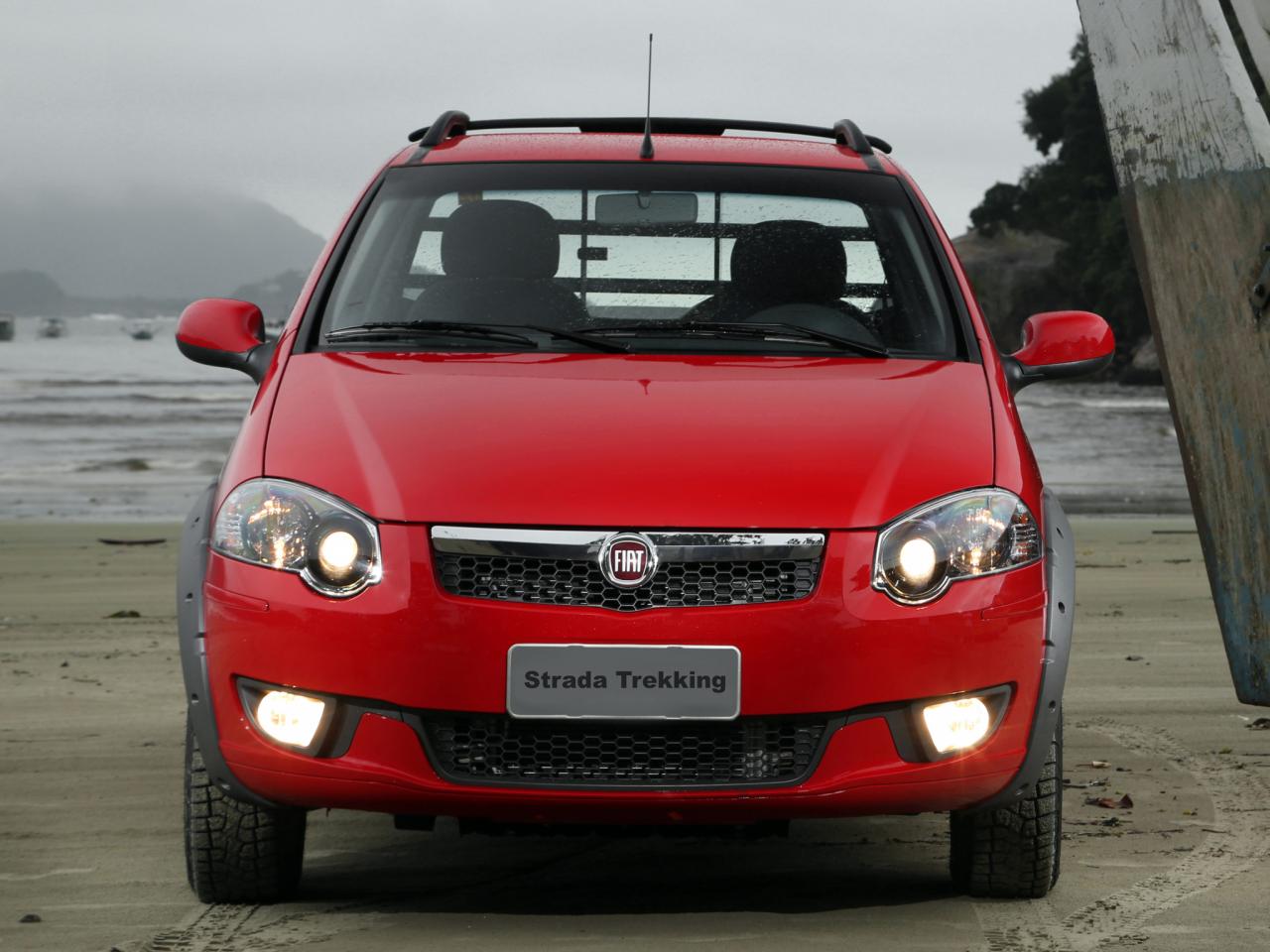 обои Fiat Strada Trekking CE 2012 перед фото