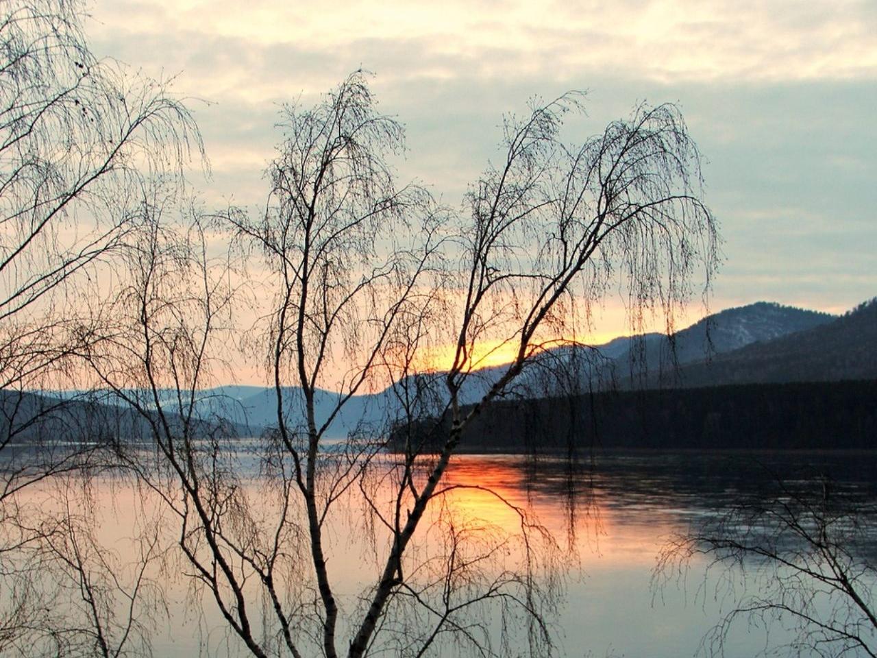 обои Утро весеннее на реке фото