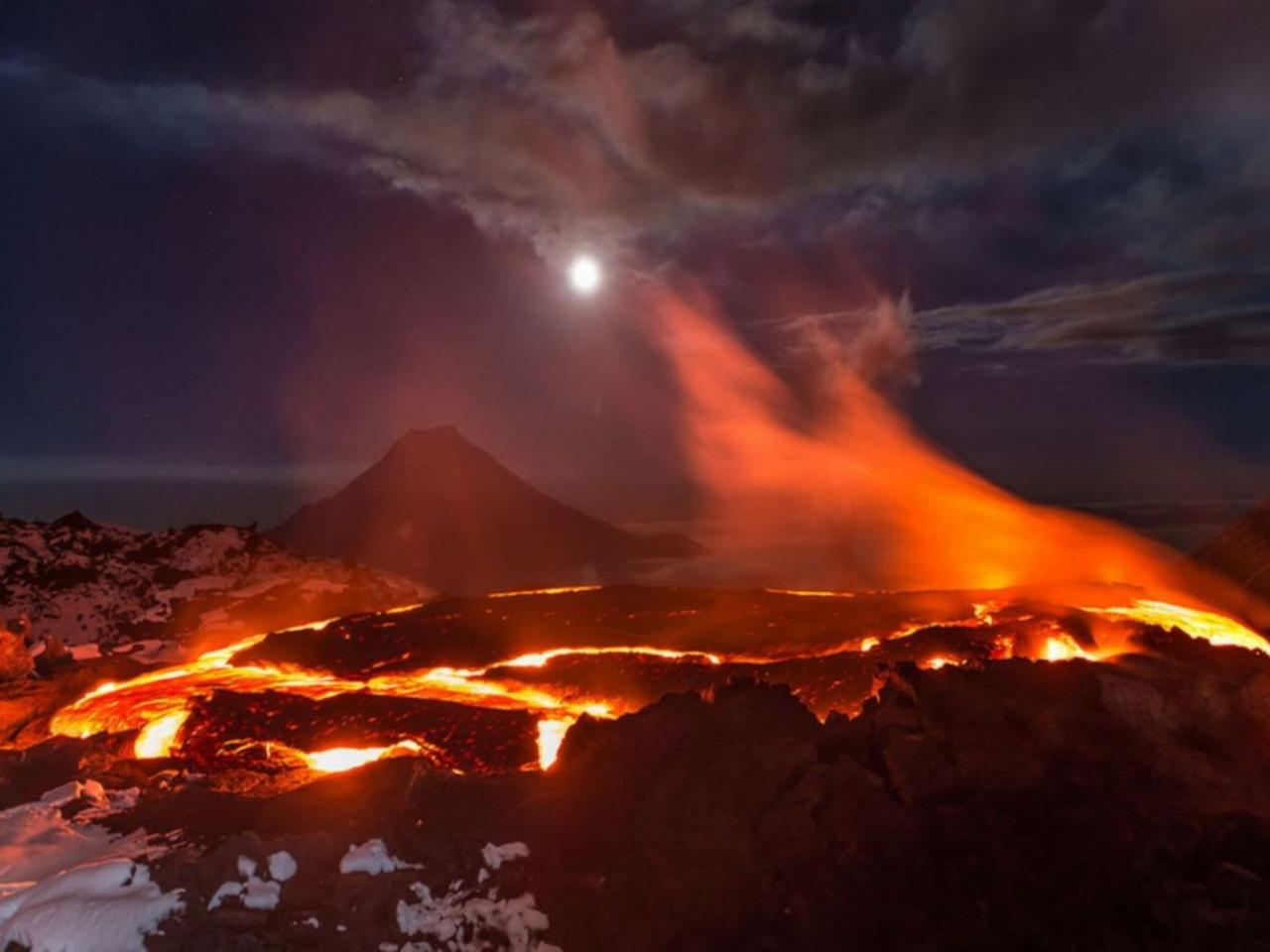 обои Плазма вулкана Толбачик фото