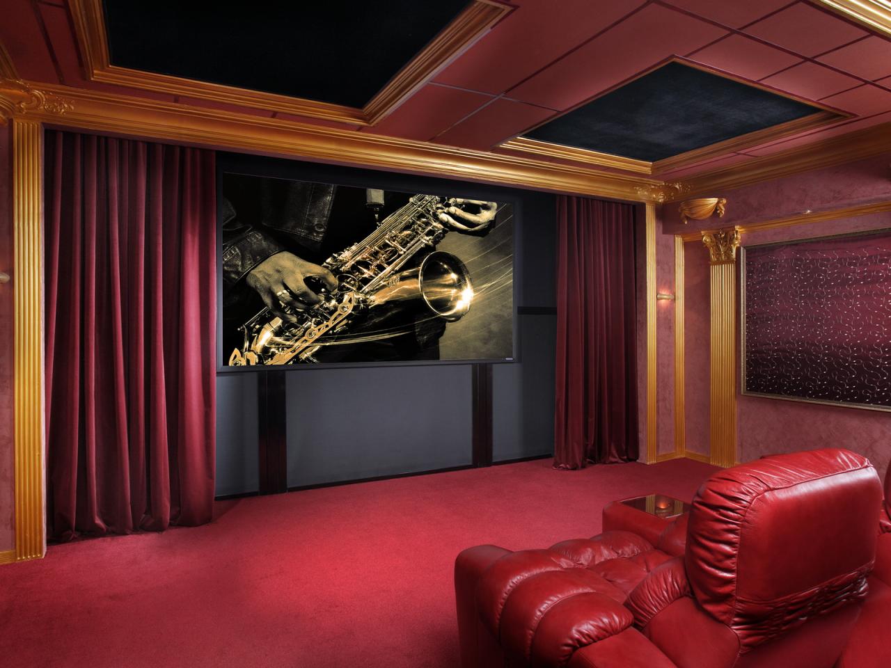 обои Домашний кинотеатр с креслами из красной обивки фото
