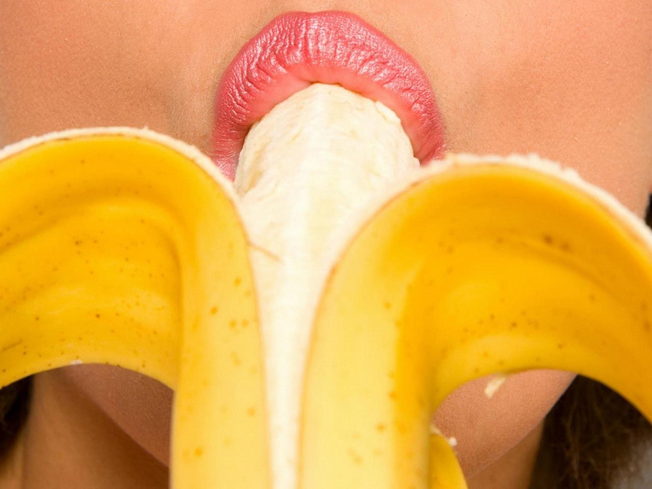 обои Банан в рот фото