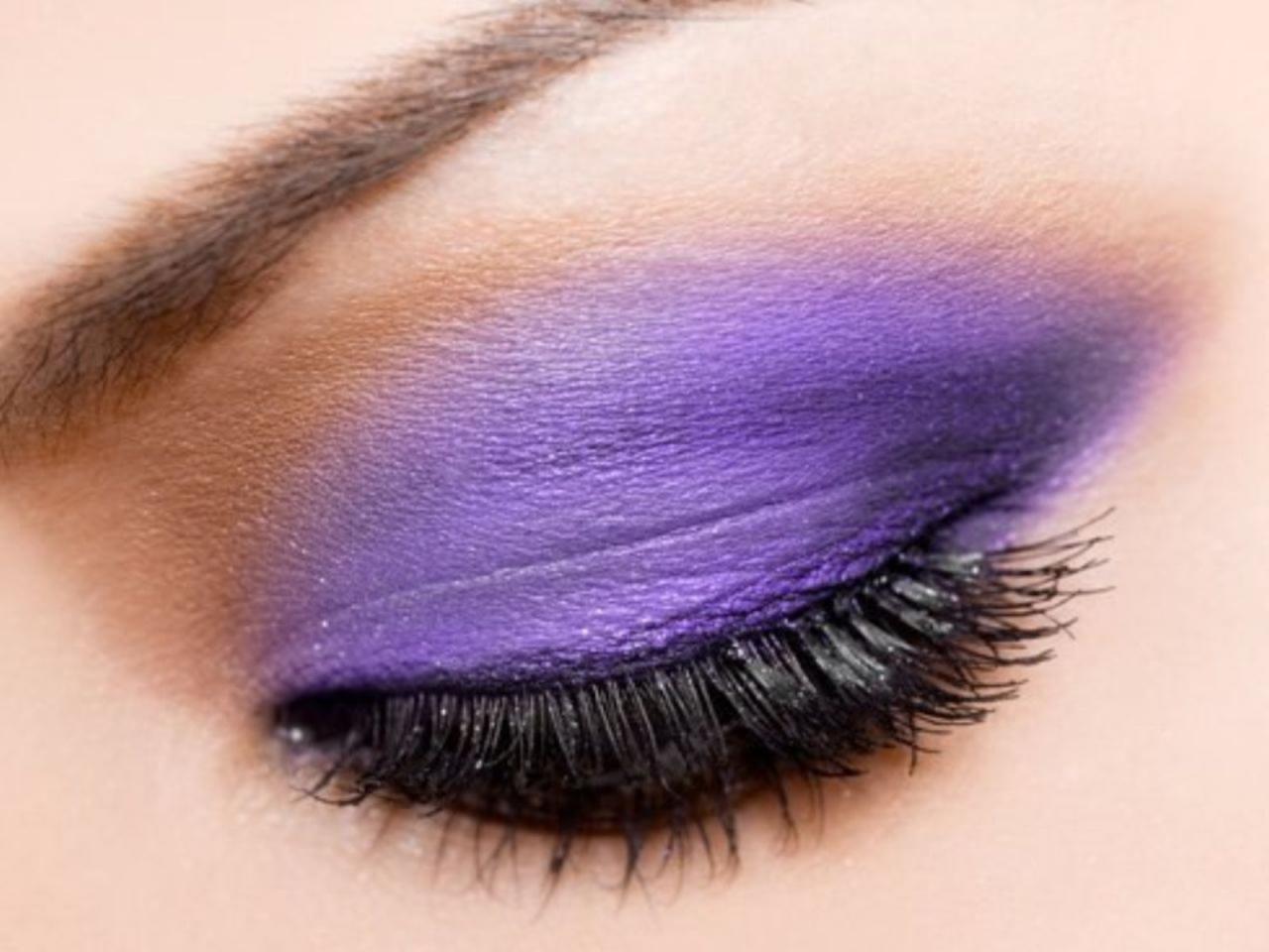 обои Макияж глаза - Пурпурный макияж век фото