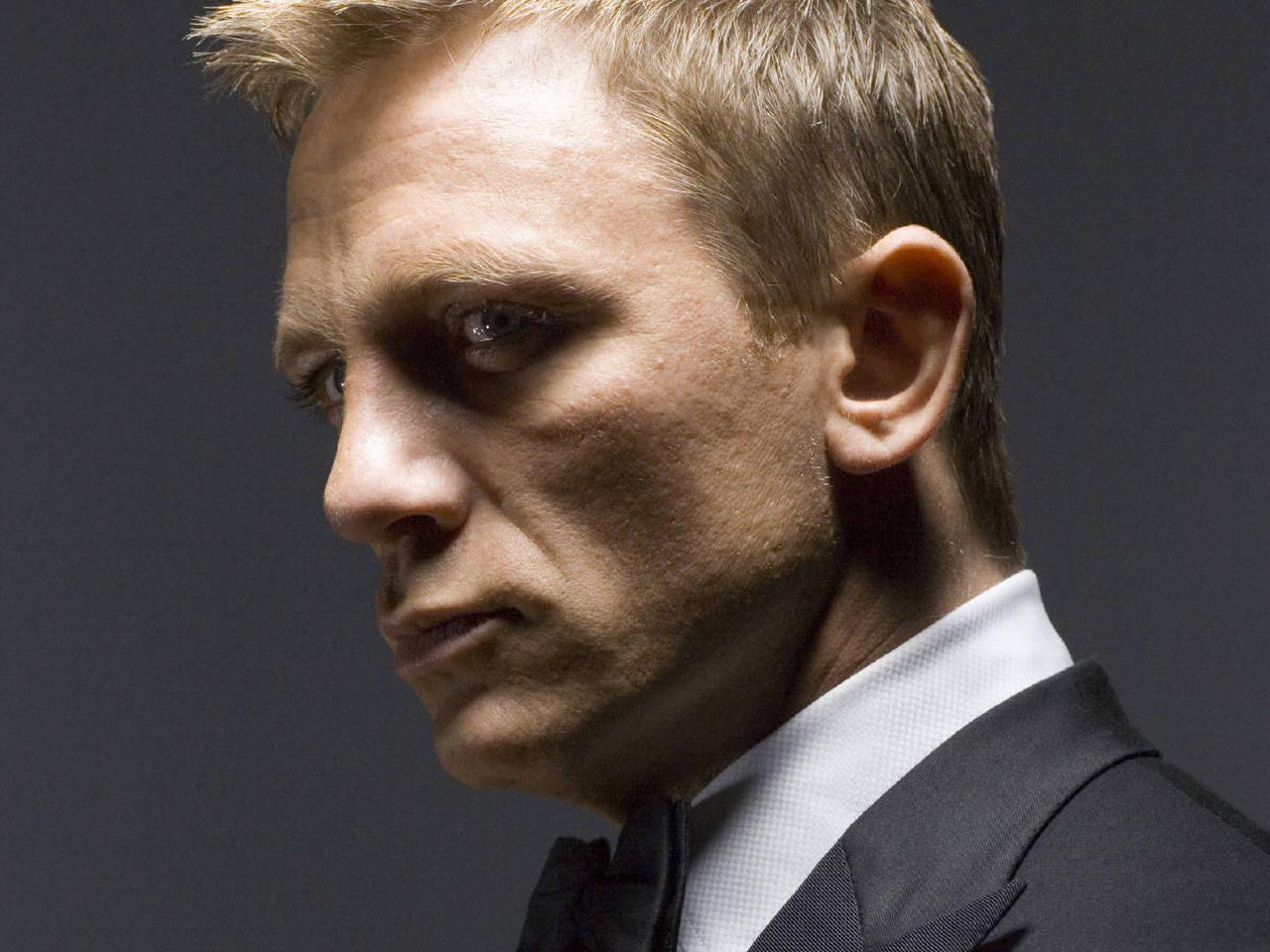 обои Уверенный Daniel Craig фото