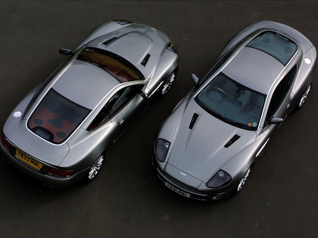 обои Два Aston martin vanquish s фото