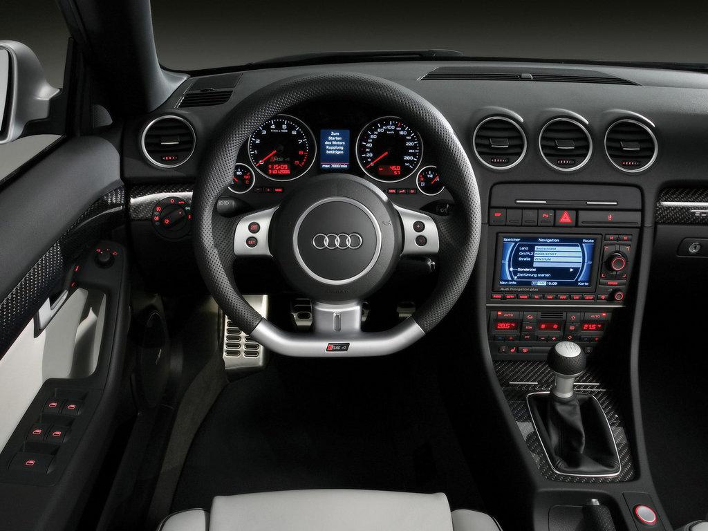 обои Inside Audi RS4 фото