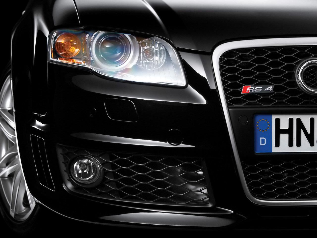 обои Audi RS4 Headlight Detail фото