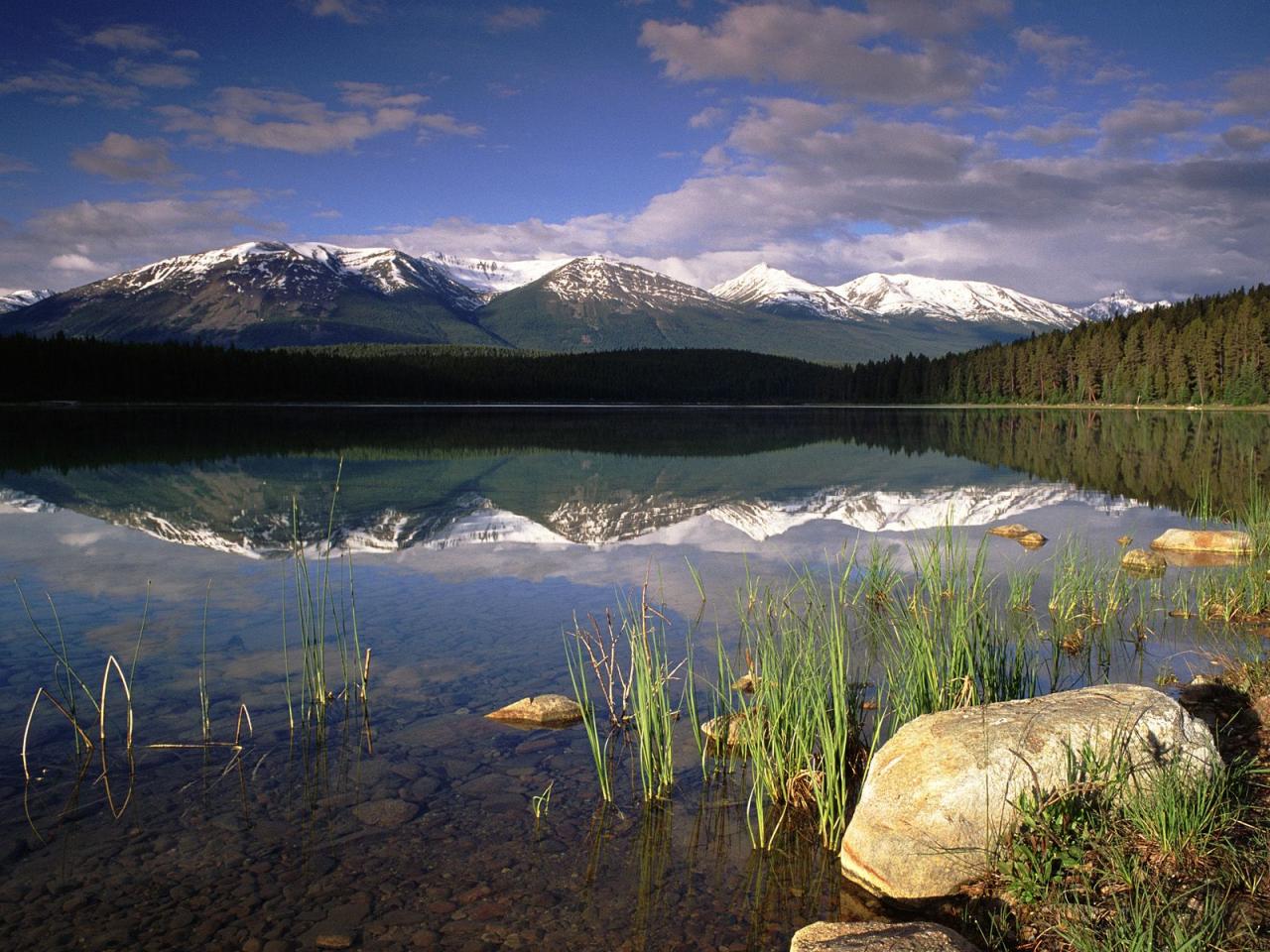 обои Patricia Lake, Jasper National Park, Alberta, Canada фото