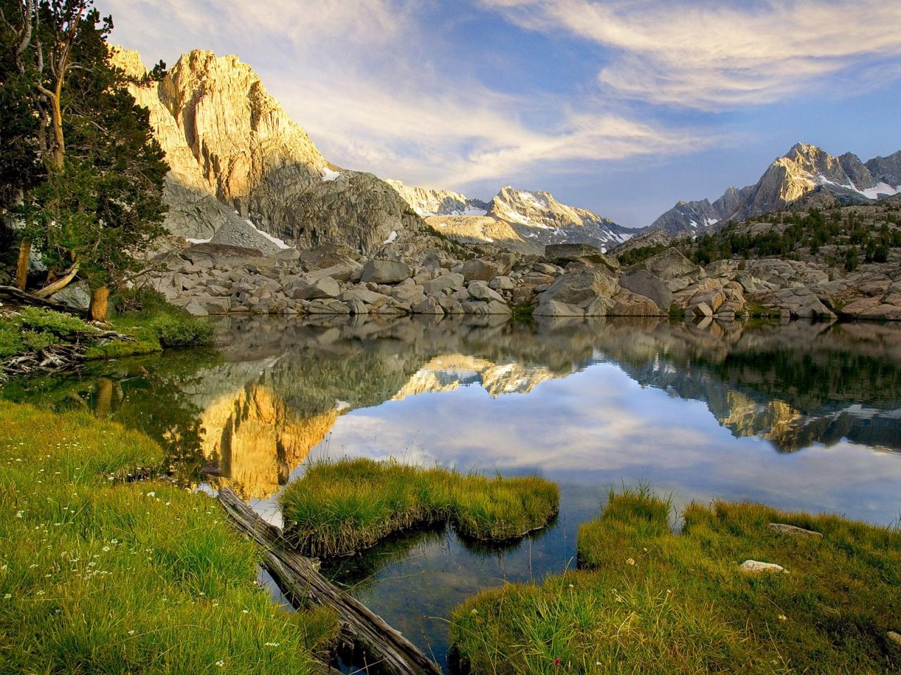 обои Pee Wee Lake, Sierra Nevada Mountains, California фото