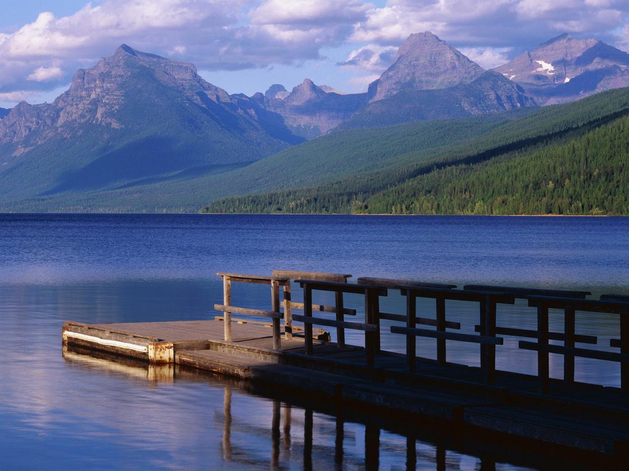 обои Boat Dock, Lake McDonald, Montana фото