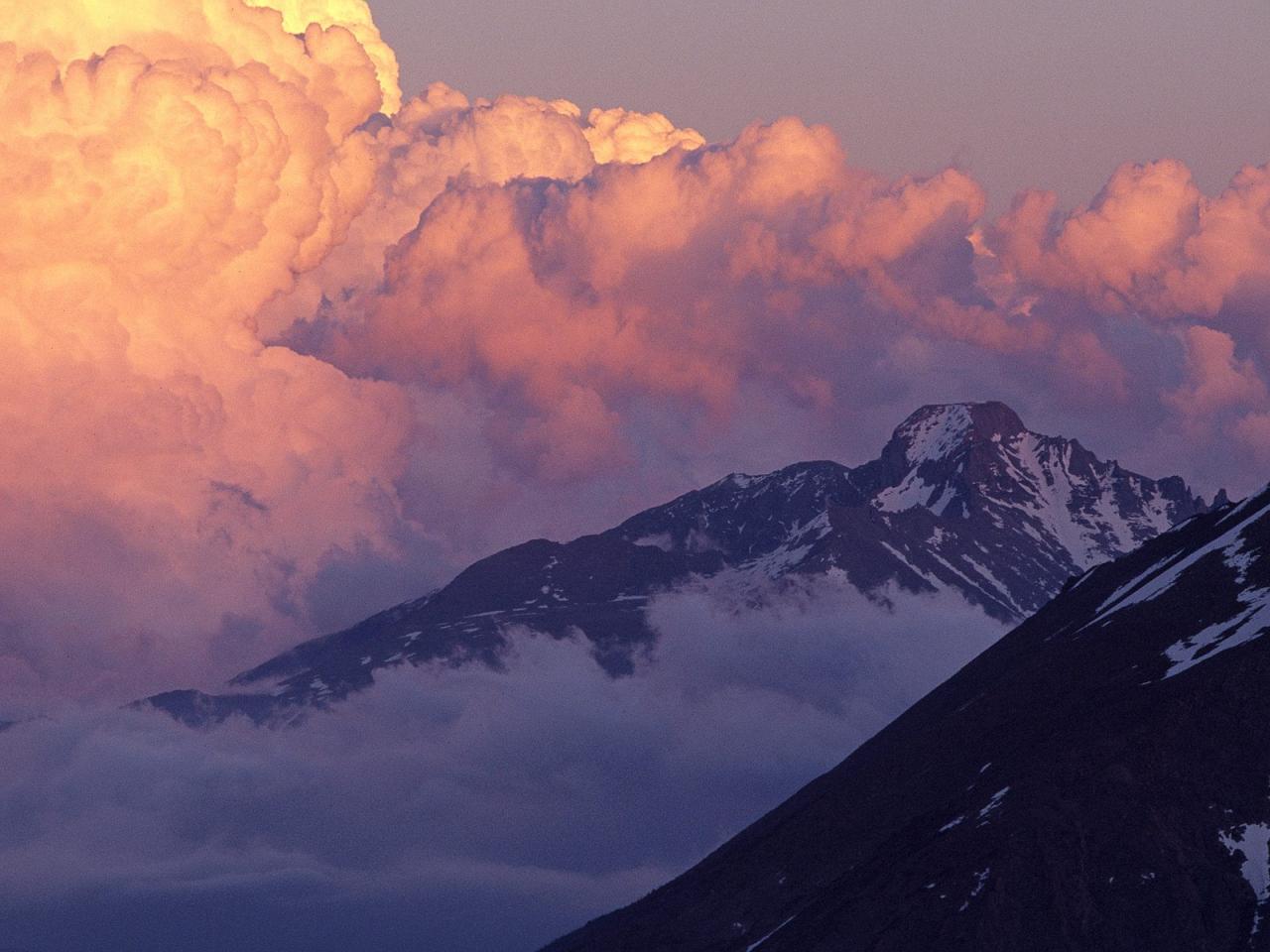 обои Clouds Over Longs Peak, Rocky Mountain фото