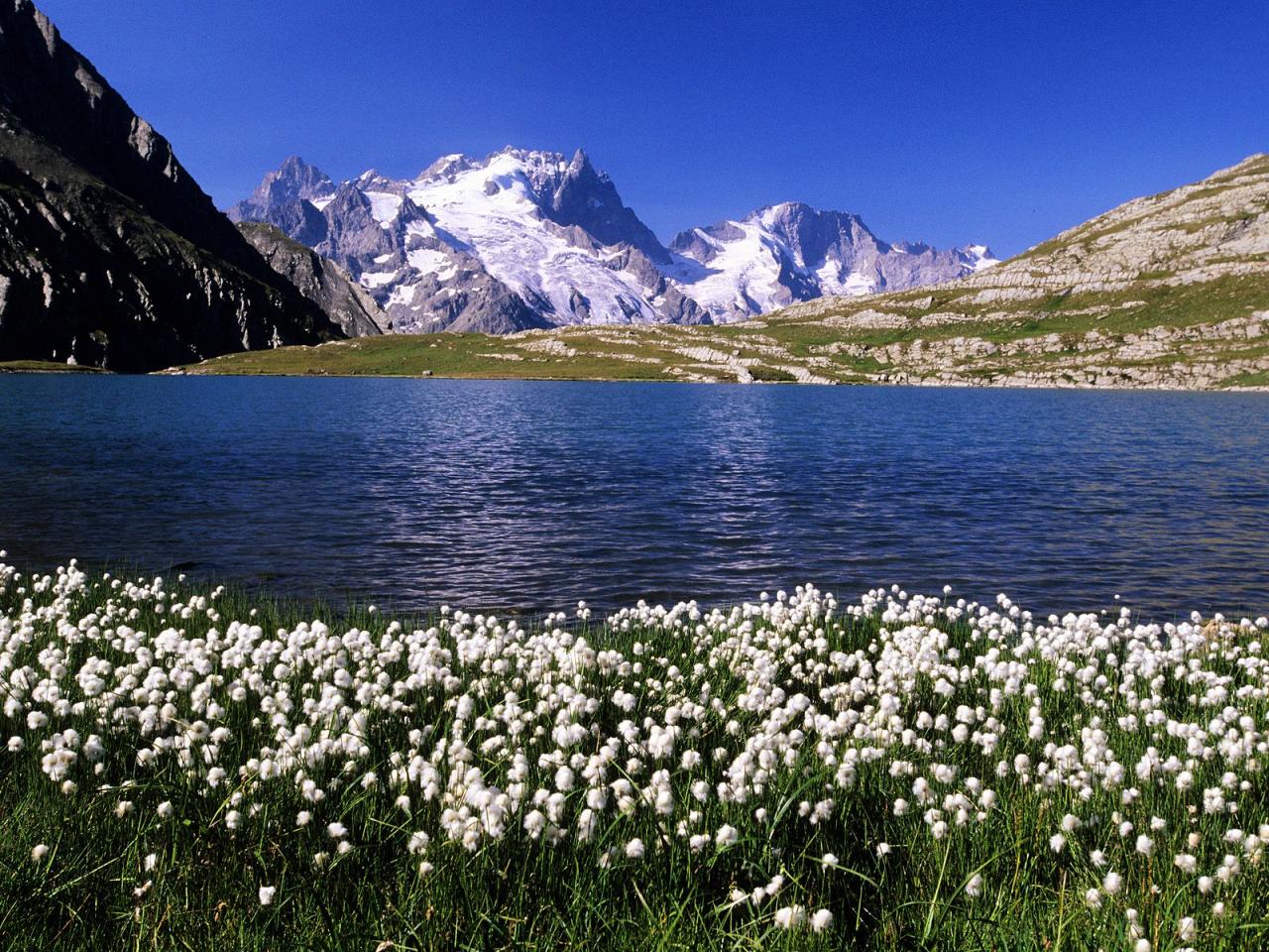 обои Lake Goleon in Oisans Massif фото