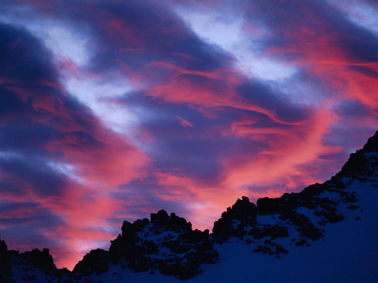 обои Lenticular Clouds at Sunset Over Lamarck Col фото