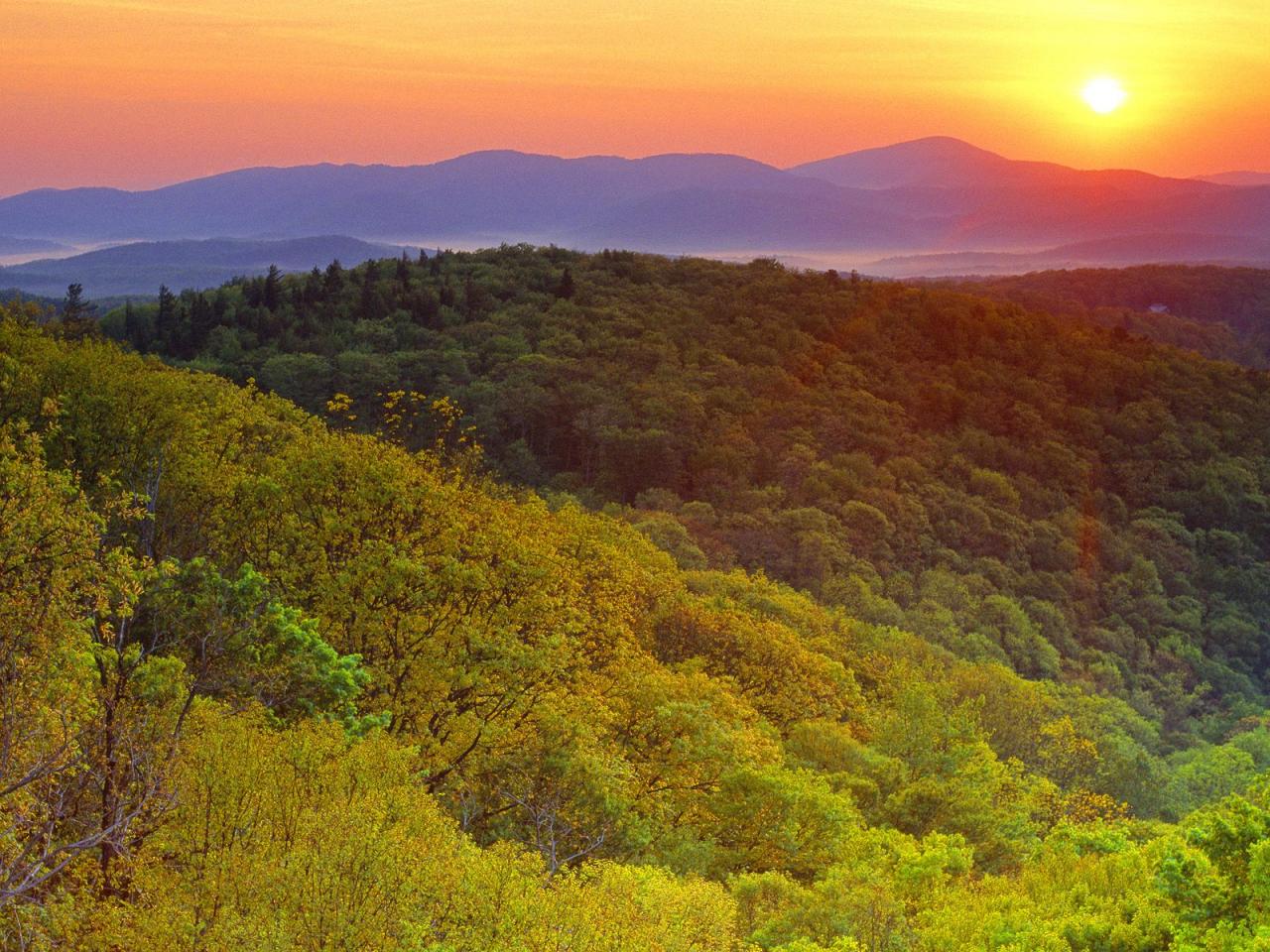 обои Sunrise Near Grandfather Mountain, Blue Ridge Parkway фото