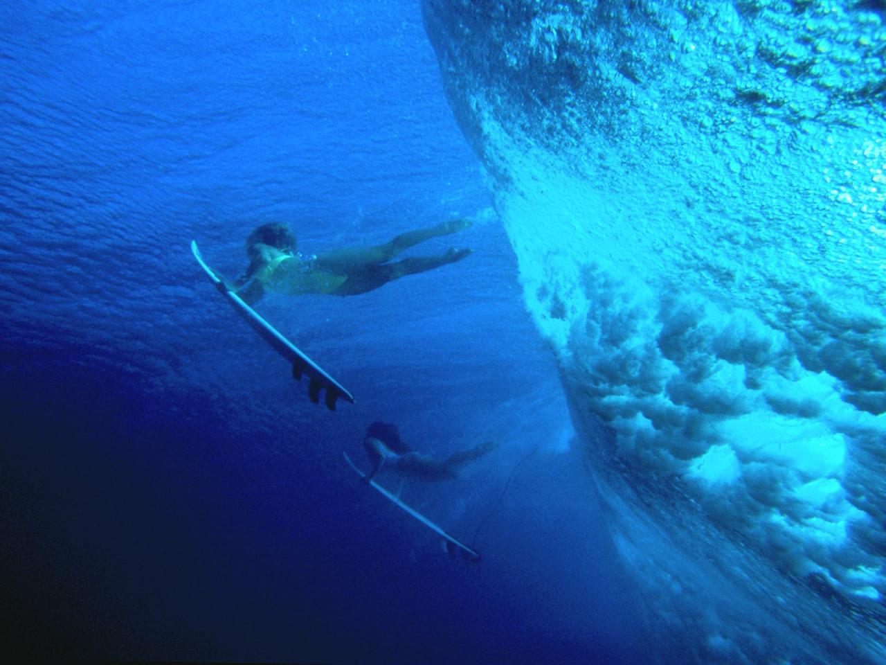 обои Surfer Girls, Duck Diving, Hawaii фото