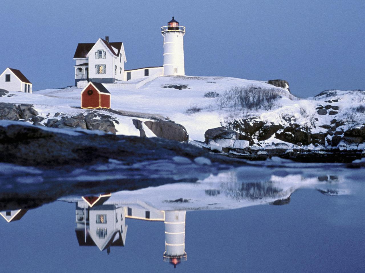 обои Nubble Lighthouse at Christmas, Maine фото