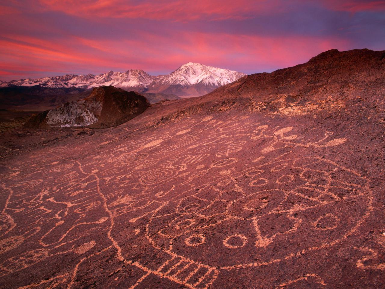обои Sierra Sunrise, Petroglyph, Owens Valley, California фото