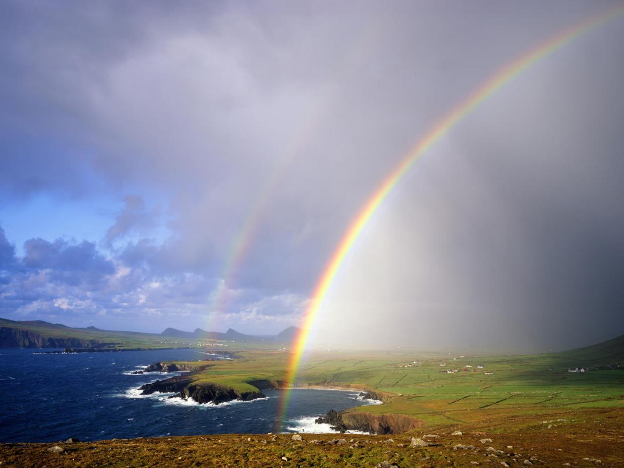 обои Rainbow Over Ballyferriter Bay, County Kerry, Ireland фото