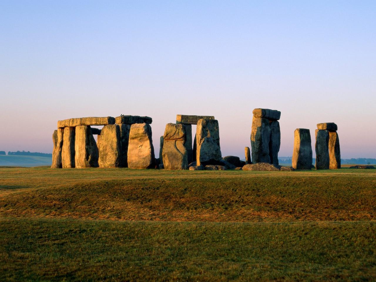 обои Famous Rock Group, Stonehenge, Wiltshire, England фото