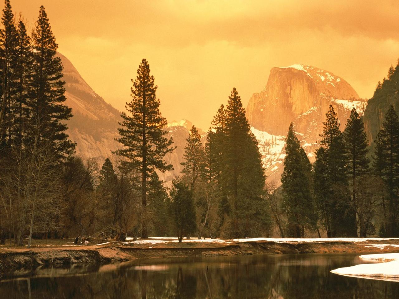 обои Half Dome and the Merced River, Yosemite National Park, Cali фото