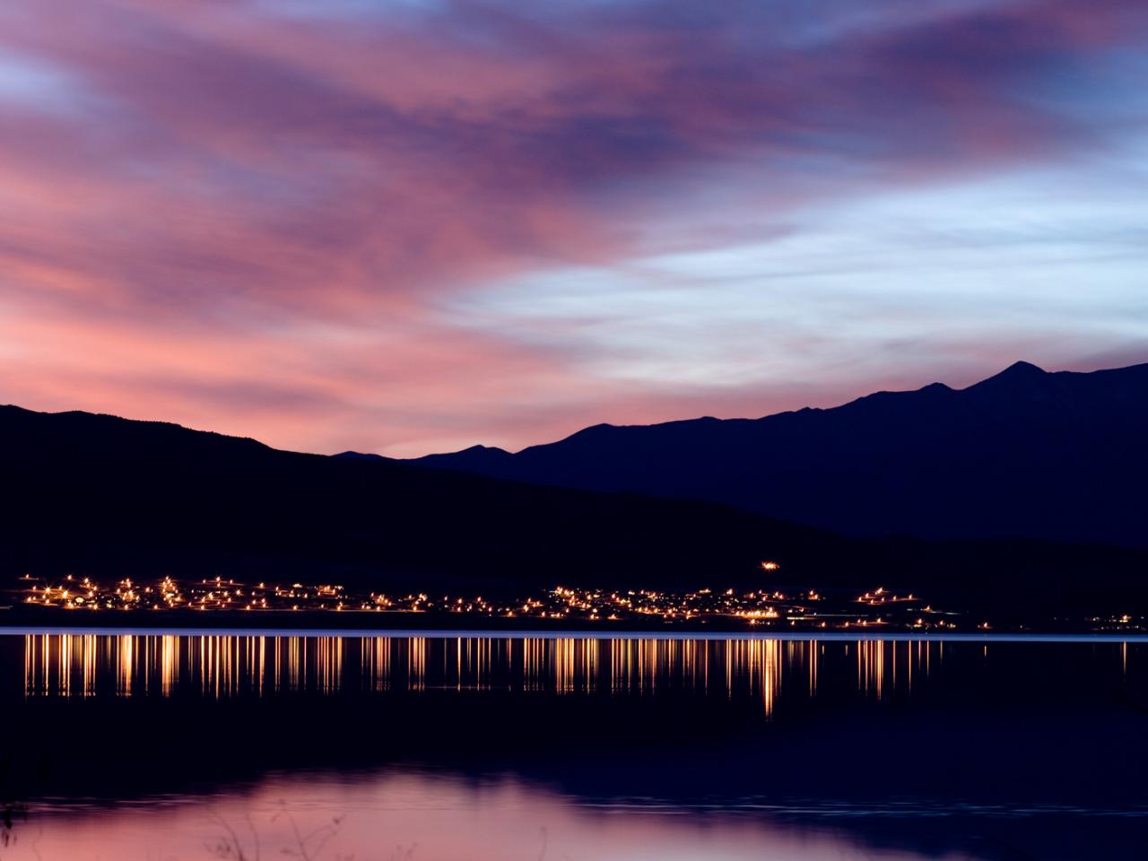 обои Utah lake at dusk фото