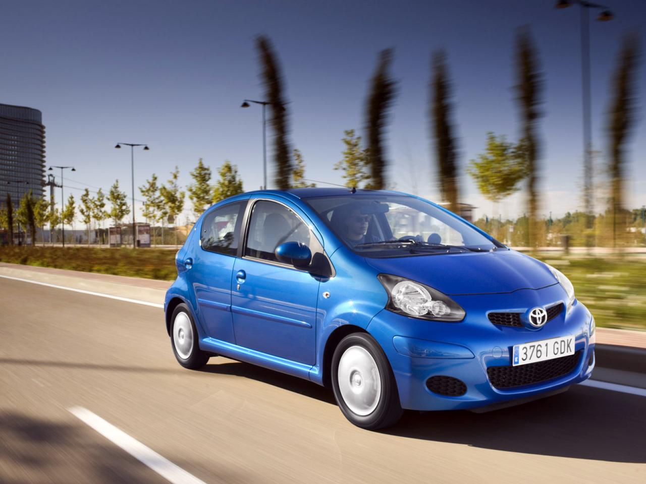 обои Toyota - Aygo - blue фото