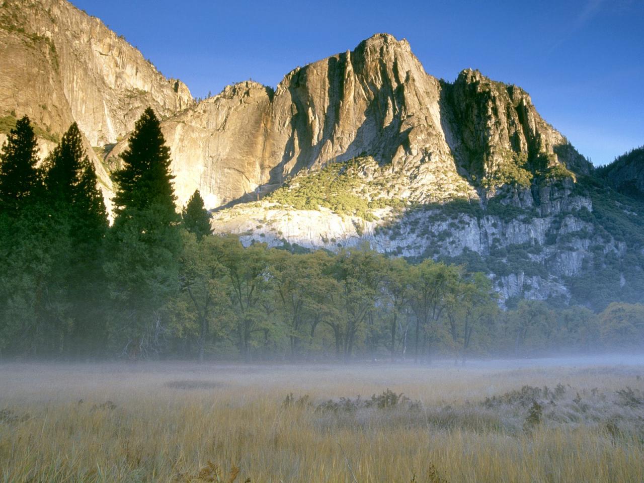 обои Sunrise Colors Castle Cliffs above Leidig Meadows фото