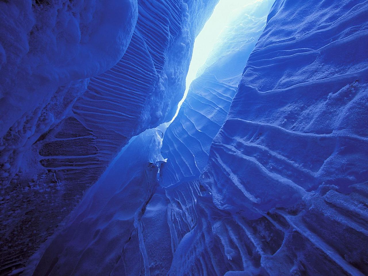 обои Ice Cave, Spencer Glacier, Alaska фото