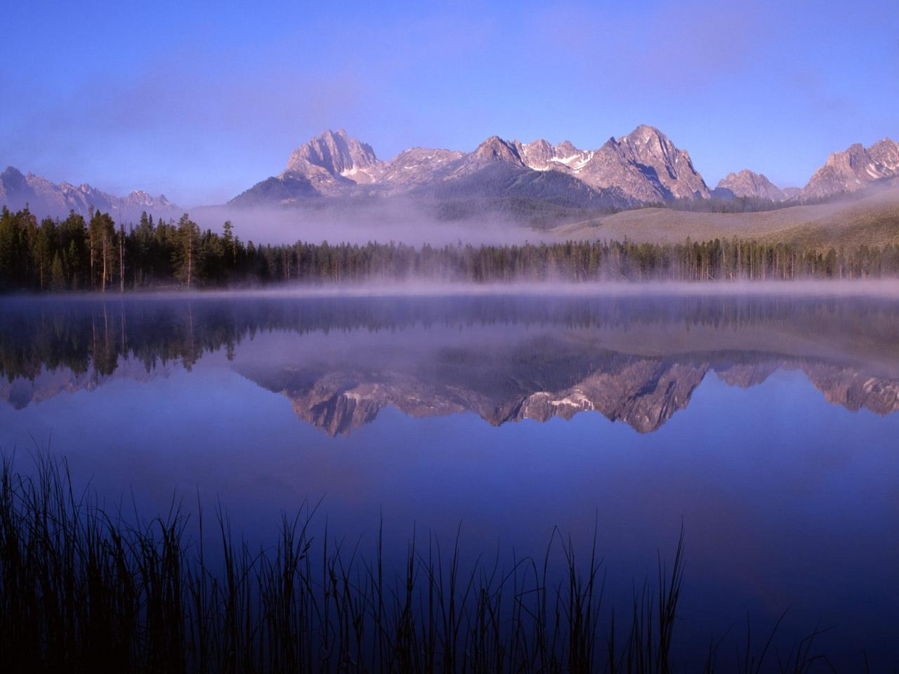 обои Morning at Little Redfish Lake, Idaho фото