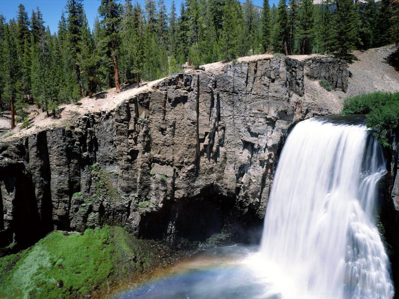 обои Rainbow Falls, California фото