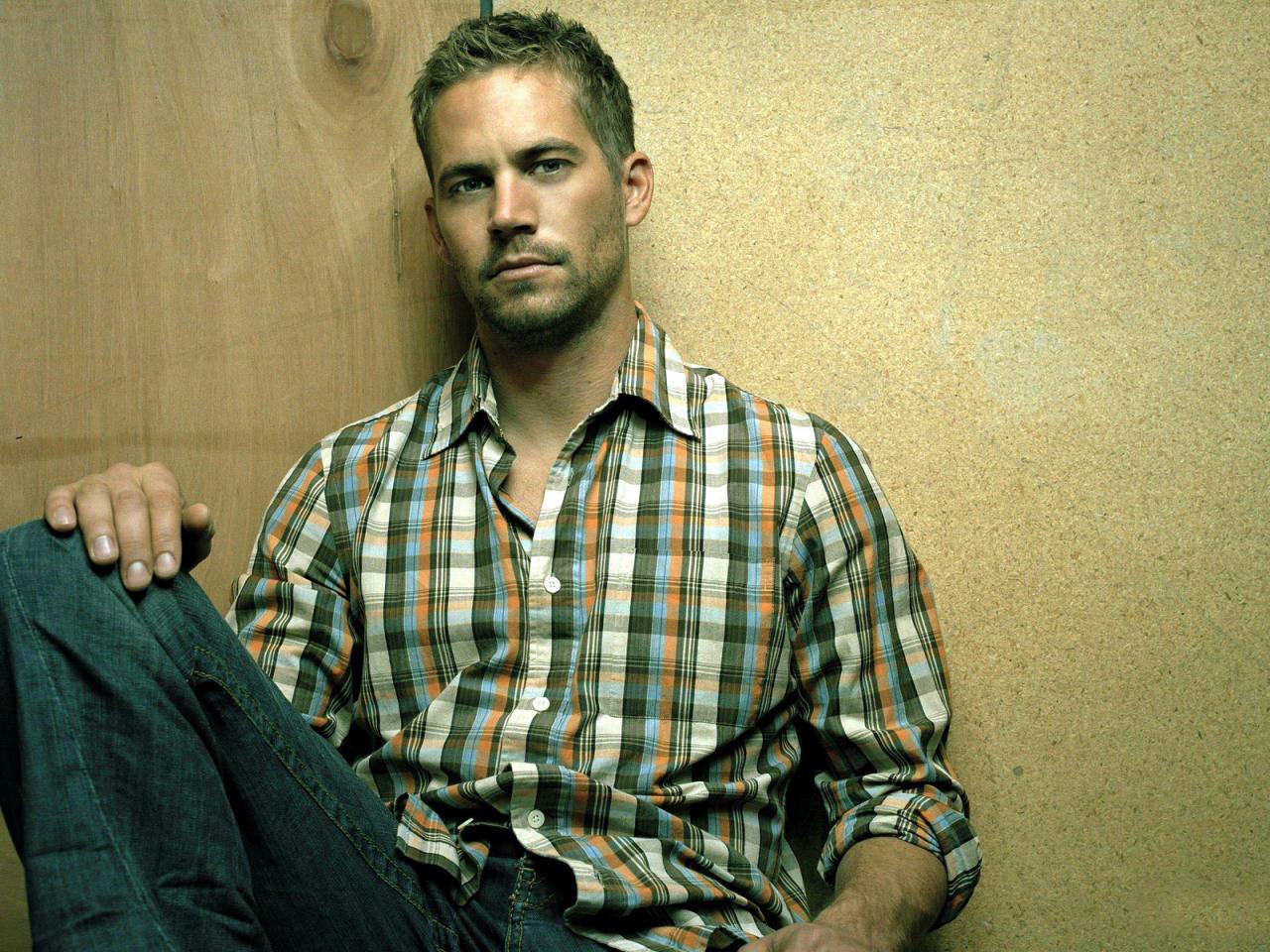 обои Paul Walker в рубашке фото