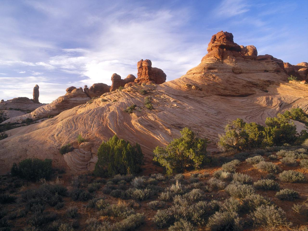 обои Sandstone Formations at Sunset, Arches National Park, Utah фото