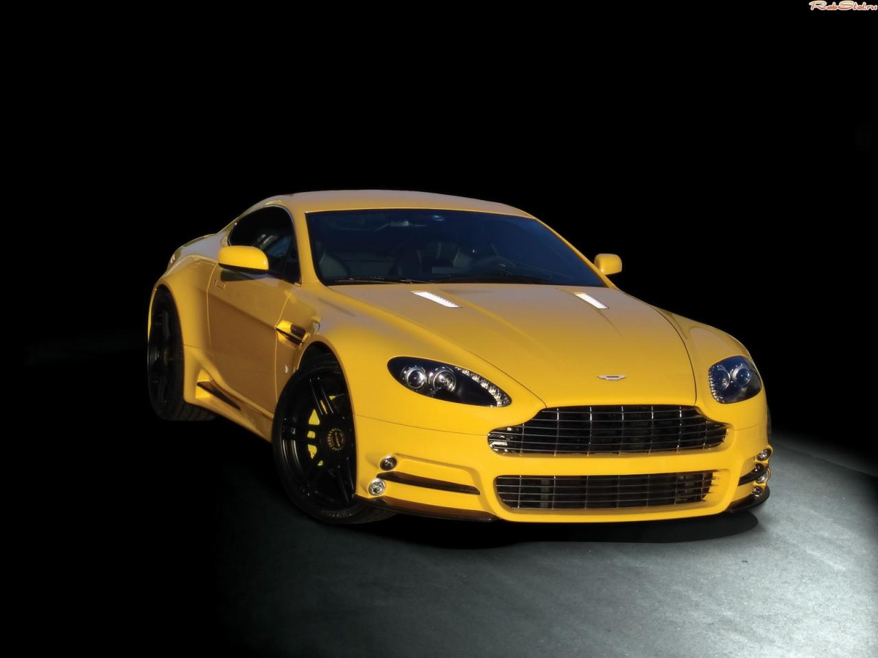 обои Aston Martin yellow фото