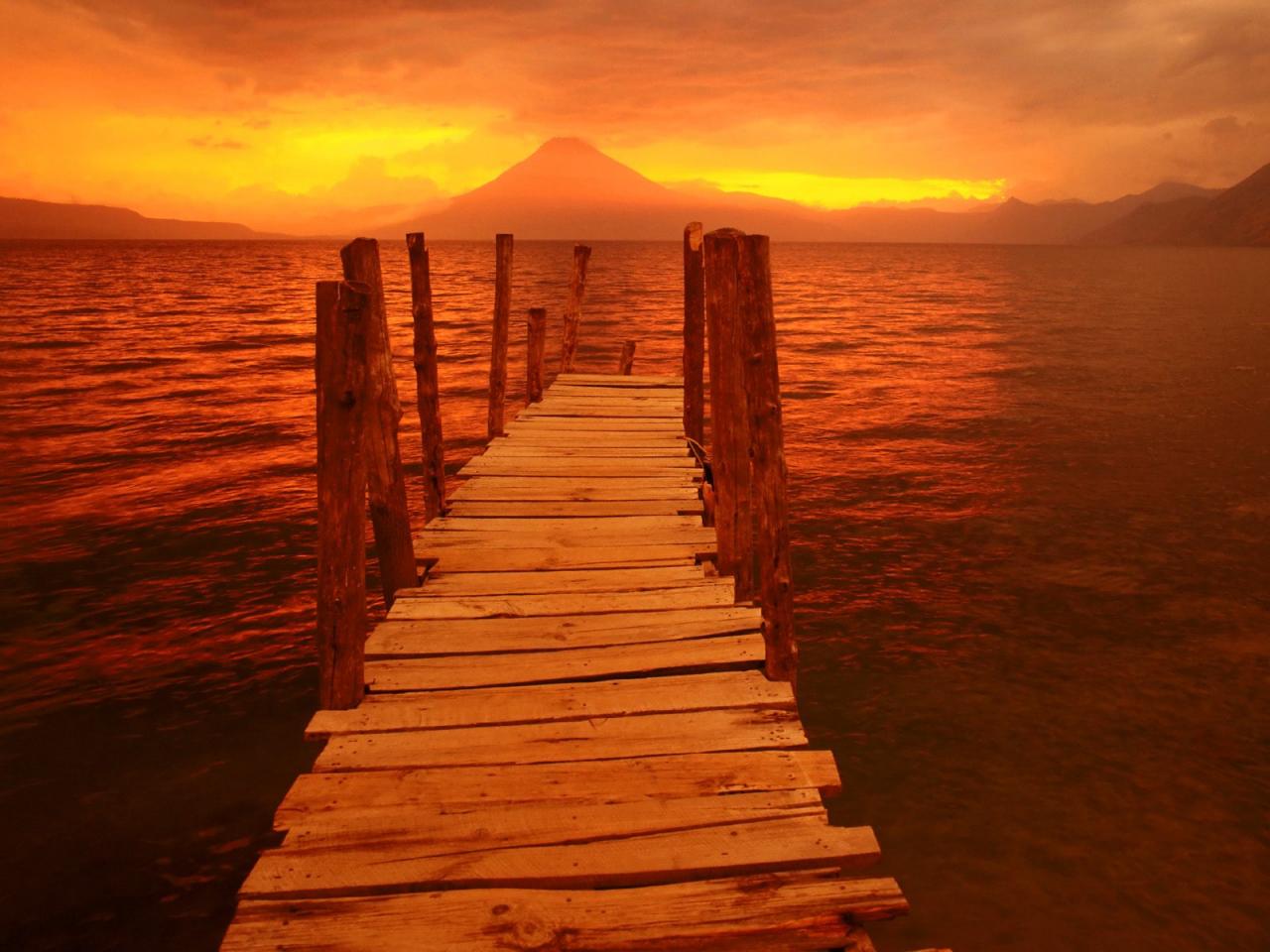 обои Volcano Sunset, Guatemala фото