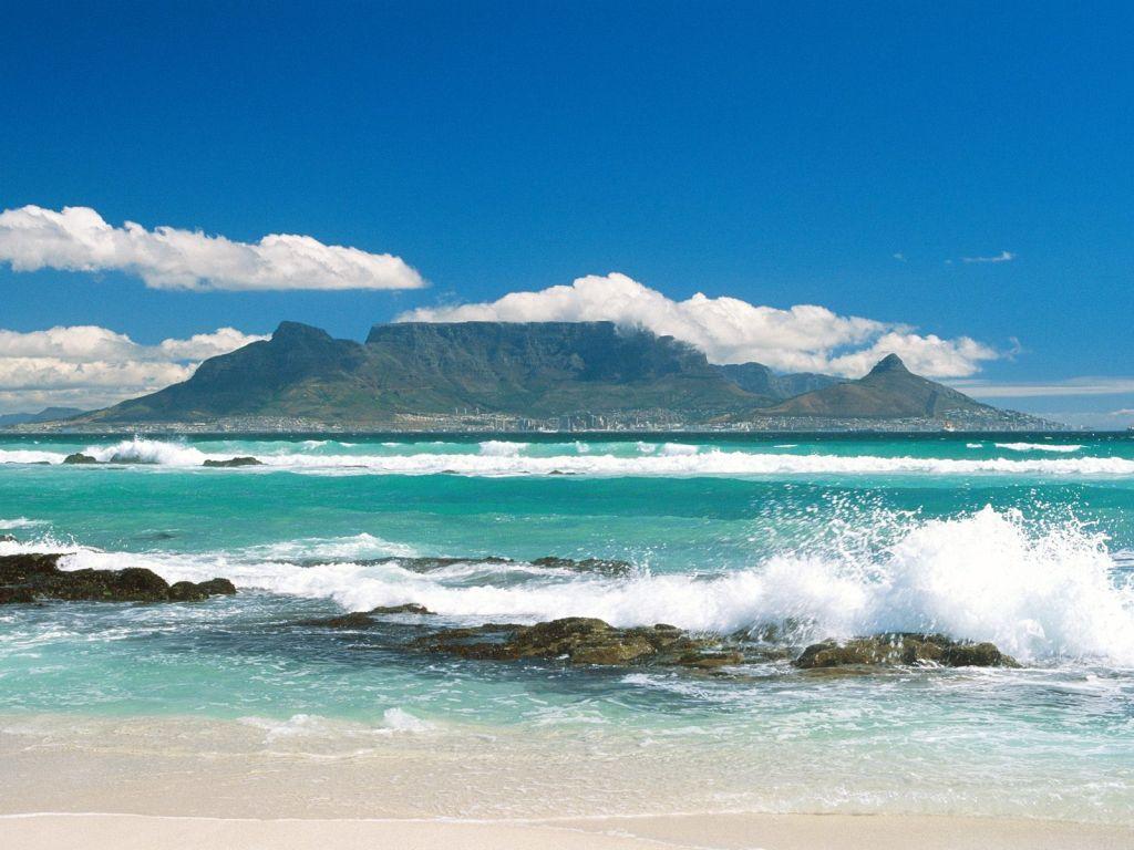 обои Coastline View of Table Mountain, South Africa фото