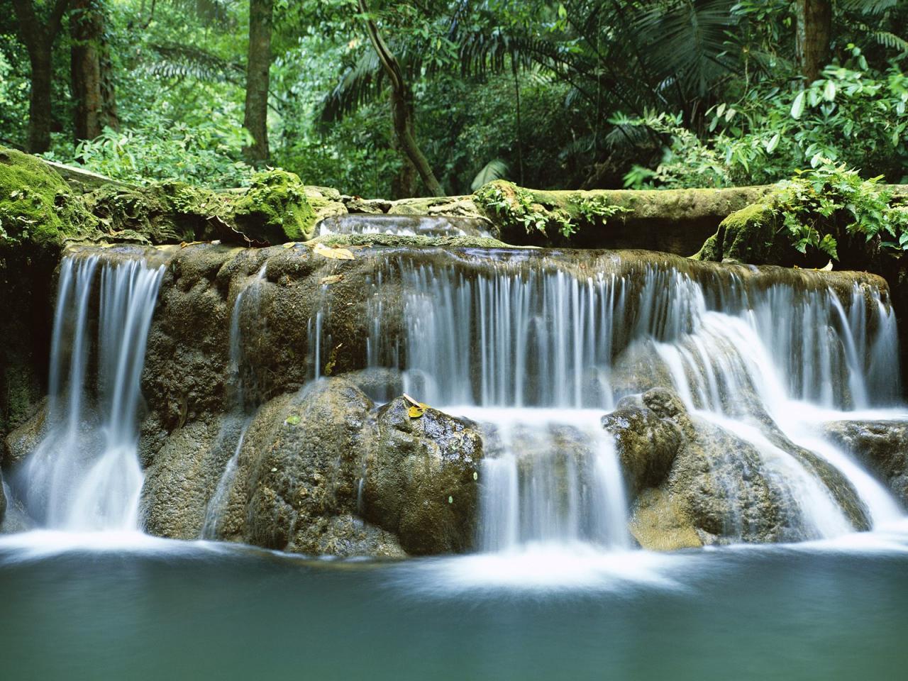 обои Waterfall at Bokarani National Park, Thailand фото